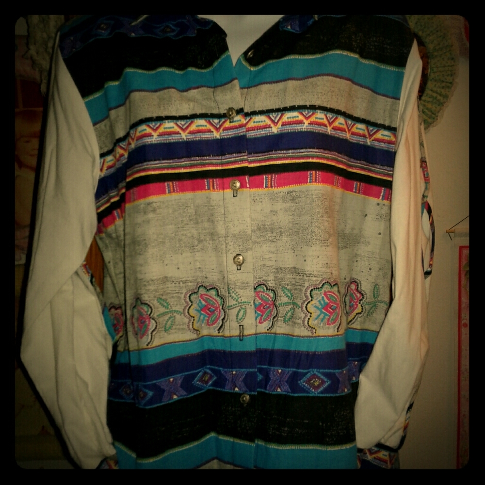 NWOT,Vintage 80's,Southwestern Style/Cowgirl Shirt with Unique Sleeve Detail❤️💙